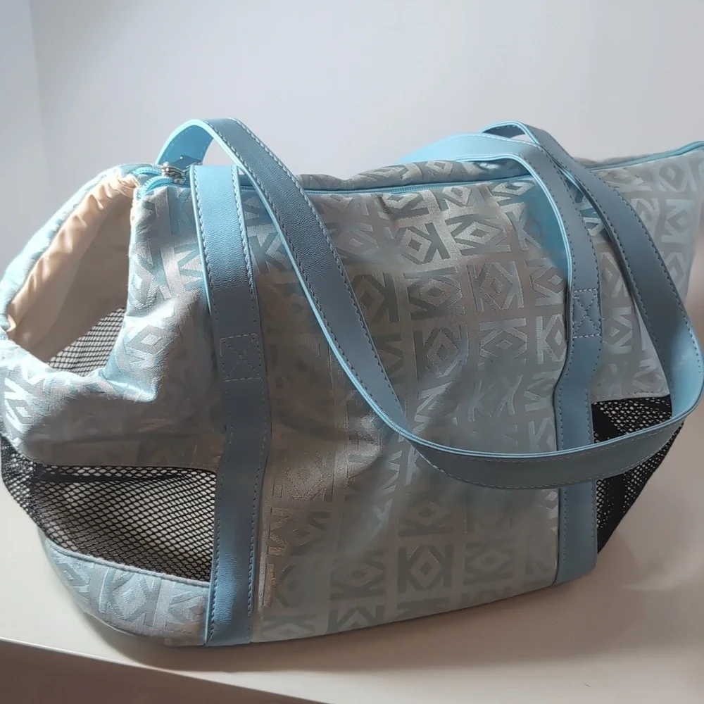Ventilated Pet Carrier - Light Blue